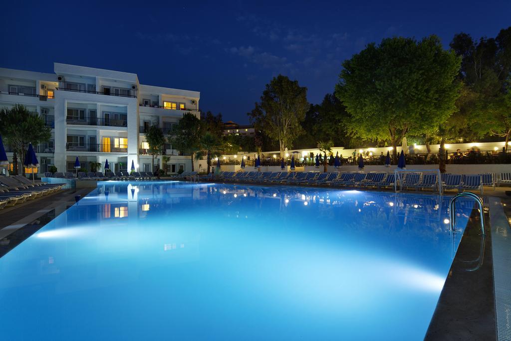 Larissa Beach Club Sidé Extérieur photo