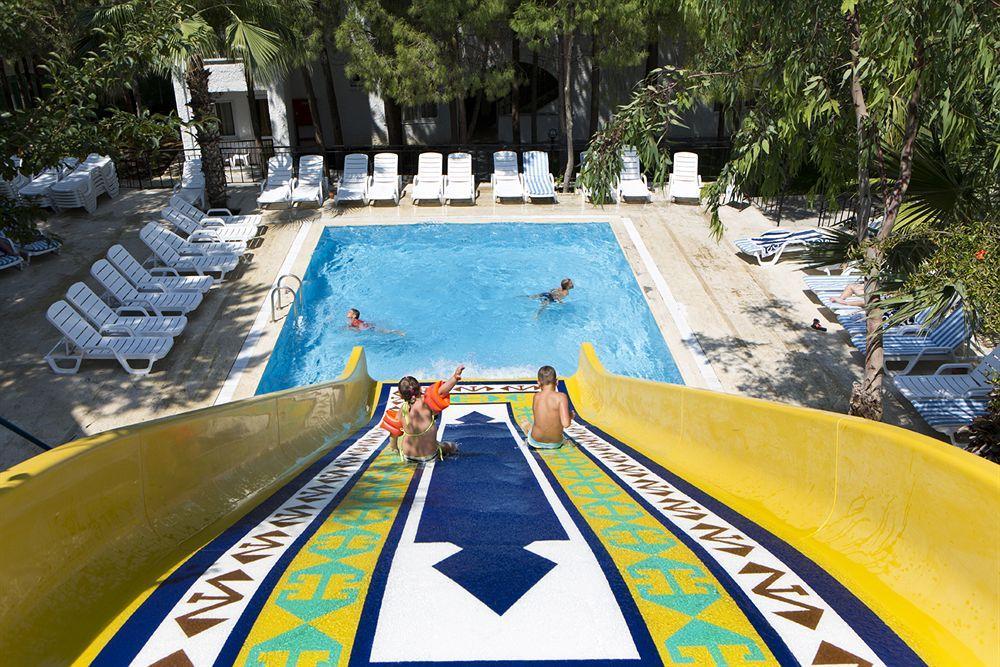Larissa Beach Club Sidé Extérieur photo