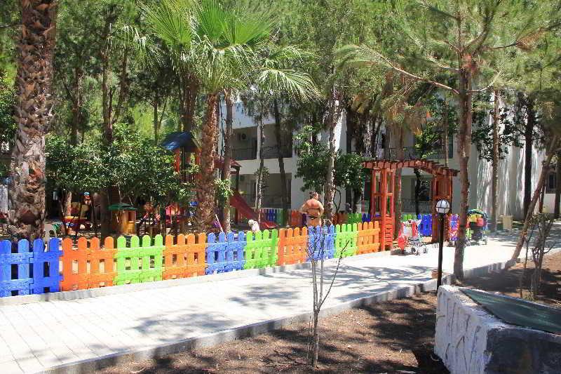 Larissa Beach Club Sidé Extérieur photo